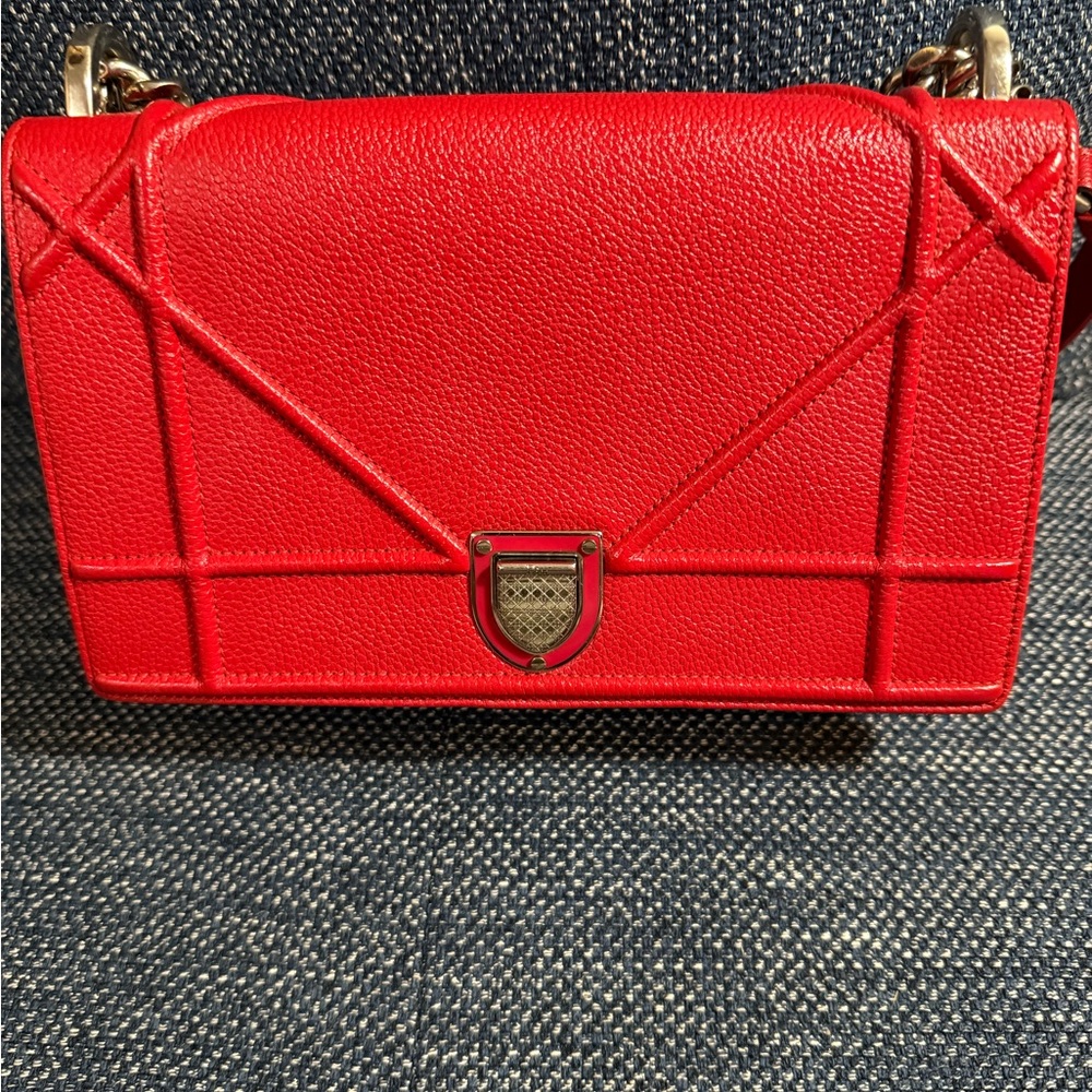 CHRISTIAN DIOR DIORAMA RED LEATHER CHAIN SHOULDER/CROSSBODY BAG. EUC.